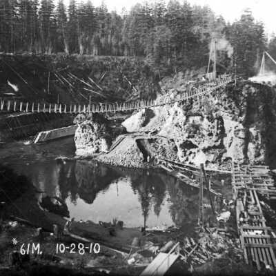 Mining operation on land, October 28, 1910.: Copyright: Clackamas County Historical Society; Origsize: 5x7; Origformat: Print-Photographic
