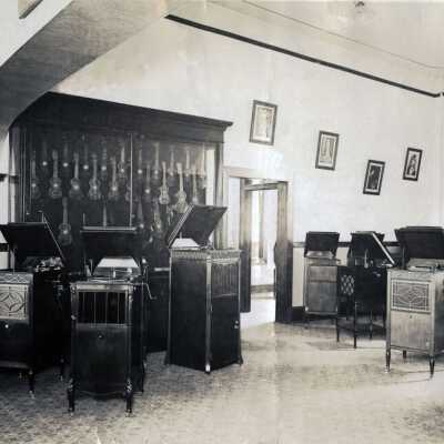 Burmeister & Andresen Jewelry Store, Oregon City, 1919.: Copyright: None; Origsize: 8" x 11"; Origformat: Print-Photographic