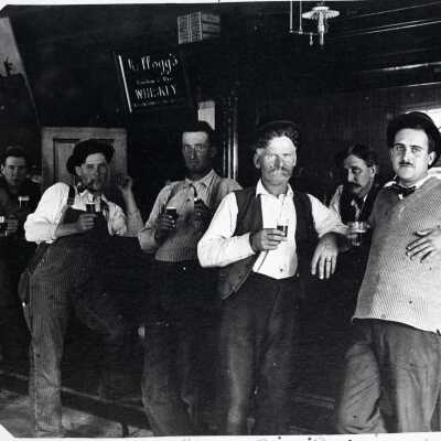 Roanok Inn, Bar Interior