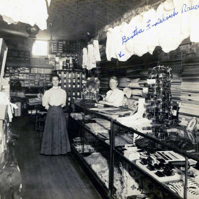 Ely Brothers' Grocery, Interior - 1909 - 7th Street, Oregon City