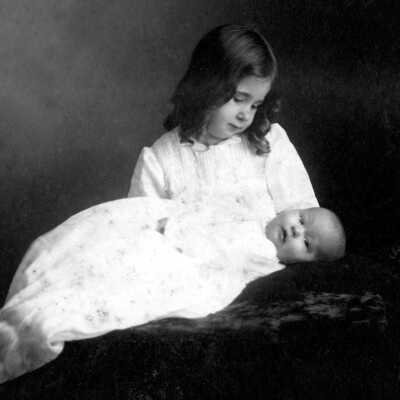 Aleta Elva Chapman and Merna Louise Chapman.