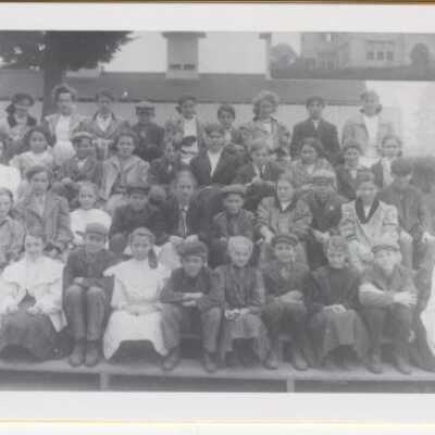 Eastham School Students 1907 - 6th and 7th Grades - Oregon City