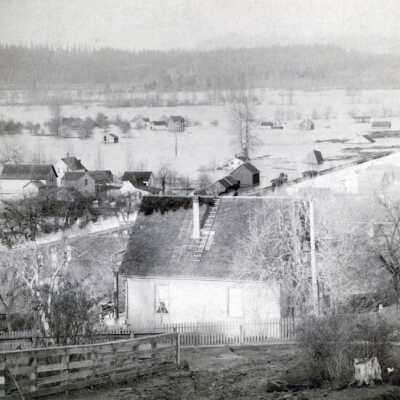 1890 Flood - Lower Oregon City Viewed from 11th and Washington Streets.