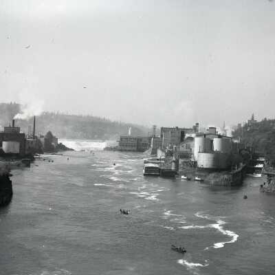 Willamette Falls 1960 - Mills and Locks