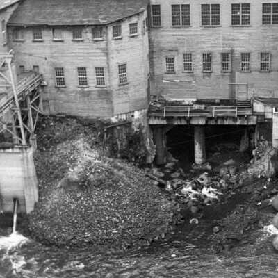 Crown-Zellerbach mill construction, West Linn, 1945.