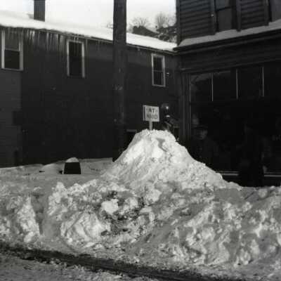 414 Main Street, 22 inches of Snow.