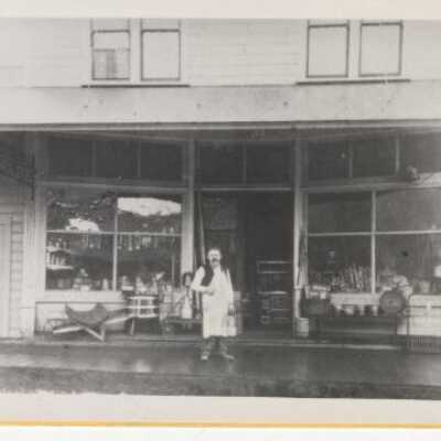 Oregon City Fredrick's Hardware Store 1909