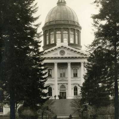 Oregon Capitol Building - 1932