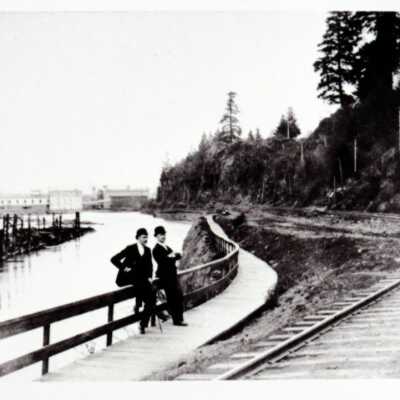 Huntley Brothers on Canemah Walk