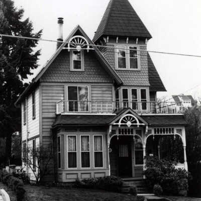 Howell House in Oregon City.: Copyright: None; Origsize: 4"x6"; Origformat: Print-Photographic