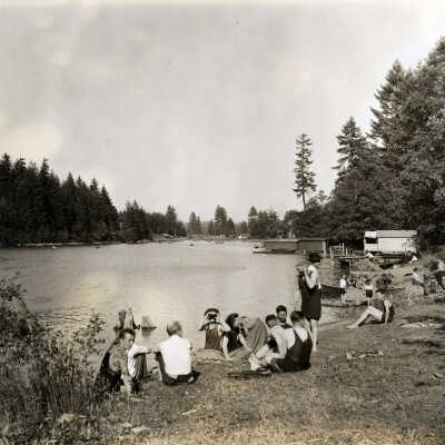 Lake Oswego 1920s - Beach at Oswego Lake