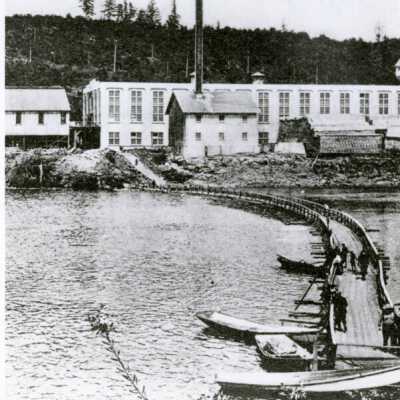 Temporary Pontoon Bridge at Mills, 1907.: Origsize: 4" x 6"; Origformat: Print-Photographic