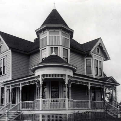 Chambers Howell House in Gladstone.: Copyright: None; Origsize: 4"x6"; Origformat: Print-Photographic
