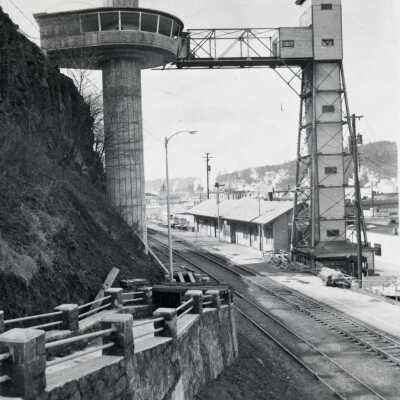 Old and New Elevators, Oregon City