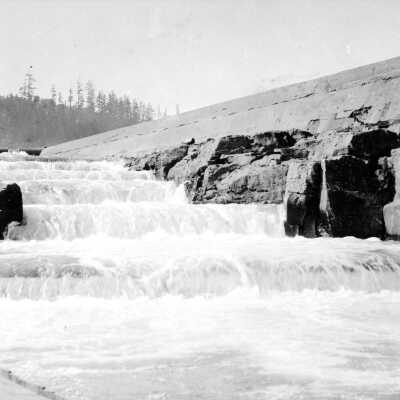 Fish ladder, West Linn. 1920.