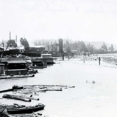 Milwaukie River Front. 1910: Copyright: None; Origsize: 6" x 8"; Origformat: Print-Photographic