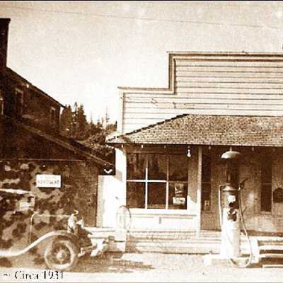 Sunnyside Country Store. 1931.: Copyright: Clackamas County Historical Society; Origformat: Other