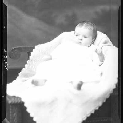 Photograph of a baby for R. Bogus Laski - March 1930 - Negative