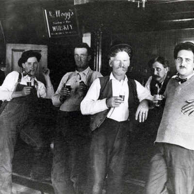 Roanok Inn (saloon), Wilsonville