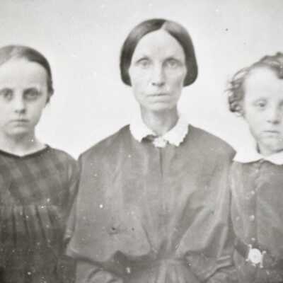 Mary Elizabeth (later Mrs. Harley Stevens), Adaline and John Crawford 1858