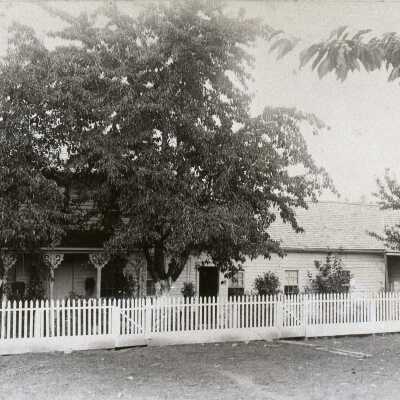 Howell Residence, 1121 Jefferson St.