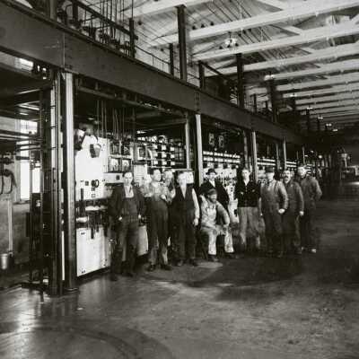 West Linn 1917 - Electric Station "B" - Interior - Workers