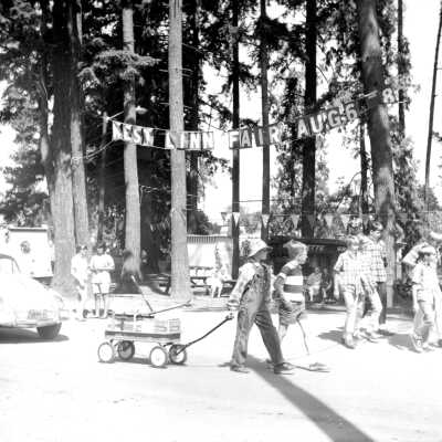 West Linn Fair, 1963.: Copyright: Clackamas County Historical Society; Origsize: 2X2; Origformat: Print-Photographic