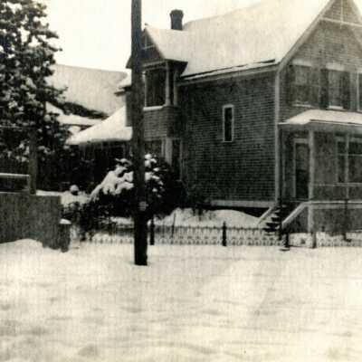 Ed and Maria Caufield's home at 8th and Water Street.: Copyright: None; Origsize: 3"x5"; Origformat: Print-Photographic