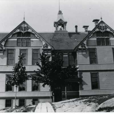 Park Place School and Boardwalk (Closeup) 1903
