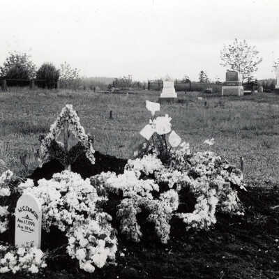 W.C. Crawford Grave, Mountain View Cemetery, 1900: Copyright: None; Origsize: 8" x 10"; Origformat: Print-Photographic