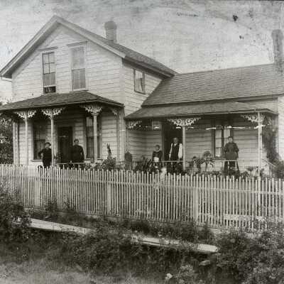 Schuller Family at John Schuller House in Oregon City