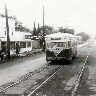 Gladstone 1930s - Portland Avenue and Streetcar