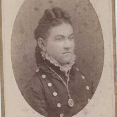 Unknown Woman - Studio Portrait