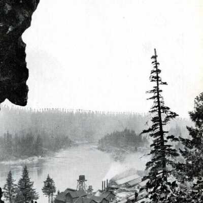 Coalca Siding on Willamette River with pillar at side, 1945.: Copyright: Clackamas County Historical Society; Origsize: 3x5; Origformat: Print-Photographic