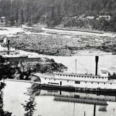 Steamer "Alice" in Oregon City Boat Basin.
