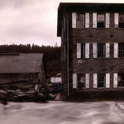 Oregon City Mill, Flood in 1890.: Copyright: Clackamas County Historical Society; Origsize: 5x7; Origformat: Print-Photographic