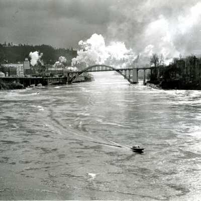 Oregon City-West Linn Arch Bridge.