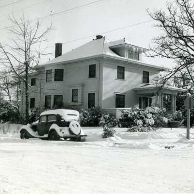 Stevens' House at Washington and 6th Street in Oregon City, Oregon.: Copyright: Clackamas County Historical Society; Origsize: 8" x 10"; Origformat: Print-Photographic