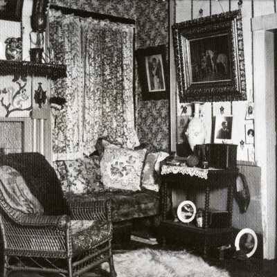 Rose Farm, Parlor Corner