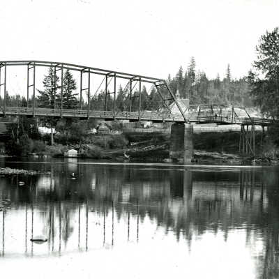 Bridge at Park Place over Clackamas River.