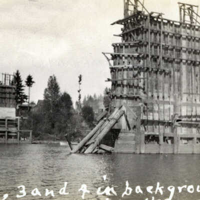 Construction of Oregon Electric Railroad Bridge.