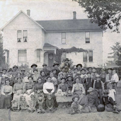 Hop Gang in front of old Seavy House at Park Place.