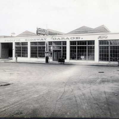 Pacific Highway Garage: Origsize: 8" x 10"; Origformat: Print-Photographic
