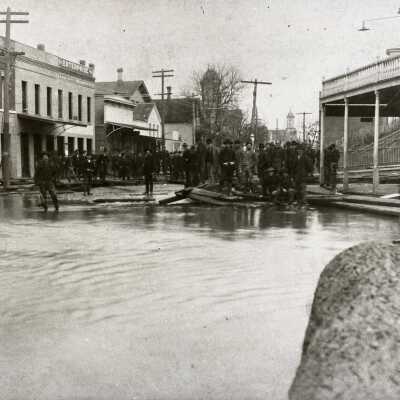 1890 Flood - Oregon City at 6th and Main Street Looking North