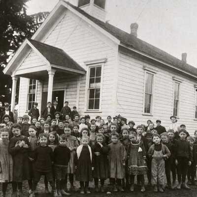 Clackamas School Students and Teachers 1904