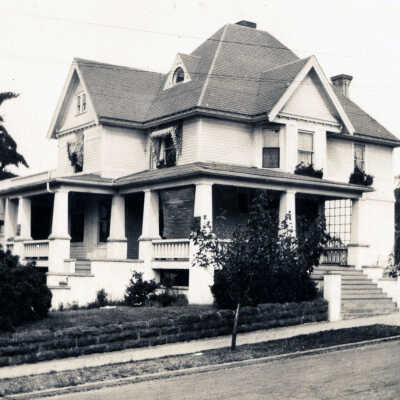 Holman and Pace Mortuary, Oregon City.