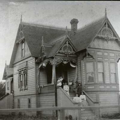 E.E. Howell Residence