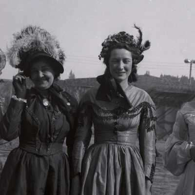 Oregon City Territorial Days - 1939 - Costumed Ladies