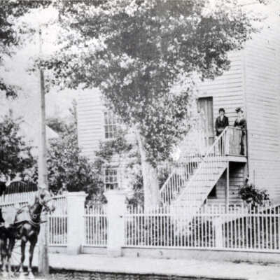 Tom Charman House, 512 Main St., Oregon City. 1867: Copyright: None; Origsize: 3"x5"; Origformat: Print-Photographic