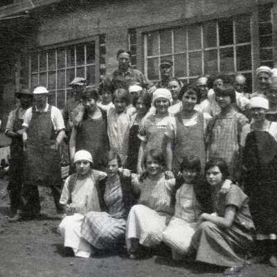Carver Cannery 1920 - Employees